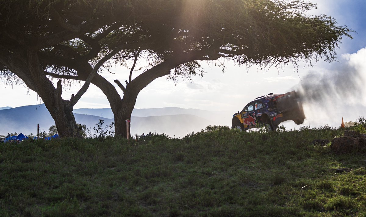 ItsMiller_G's tweet photo. The Famous Miti Mbili Jump.
 
@SafariRallyWRC 
#WRCSafariRallyKenya2025 
#SafariRallyKenya https://t.co/hSQxIMZmqL
