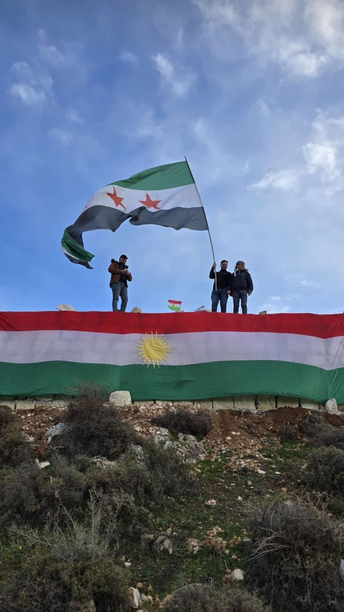YaserAbdulrahim's tweet photo. نوروز مبارك لكل أبناء شعبنا الكوردي، ولكل السوريين الذين يتشاركون الأمل بمستقبل جديد لوطننا الحبيب.

عيد النوروز ليس مجرد احتفال ببداية الربيع، بل هو رمز للحرية والتجدد والانبعاث من جديد، وهو يحمل في معانيه قيم الصمود والنضال من أجل الحياة الكريمة. في هذا اليوم، نستذكر أن سوريا كانت وستبقى وطناً للجميع، يجمعنا فيه التاريخ والمصير المشترك، ونتطلع إلى بناء دولة العدالة والكرامة التي تتسع لكل أبنائها دون تمييز.

إن مستقبل سوريا الجديد يُكتب اليوم بأيدي جميع مكوناتها، وبروح التآخي والتضامن، وبإيماننا الراسخ بأن قوة أي وطن تكمن في تنوعه ووحدته. لنحتفل بنوروز بروح الأمل والعمل معًا من أجل سوريا حرة، مستقرة، ومزدهرة.

كل عام وأنتم بخير، وكل عام وسوريا أقرب إلى الحرية والسلام. نوروز مبارك.

#نيروز