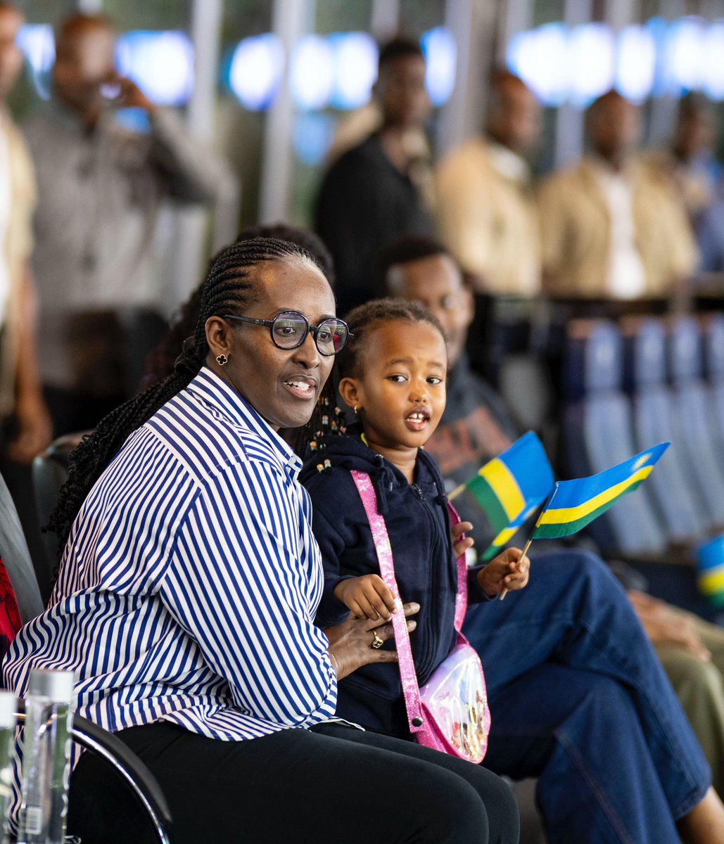UrugwiroVillage's tweet image. This evening at Amahoro Stadium, President Kagame and First Lady Jeannette Kagame attended the 2026 FIFA World Cup qualifier game between Rwanda’s Amavubi and Nigeria’s Super Eagles.