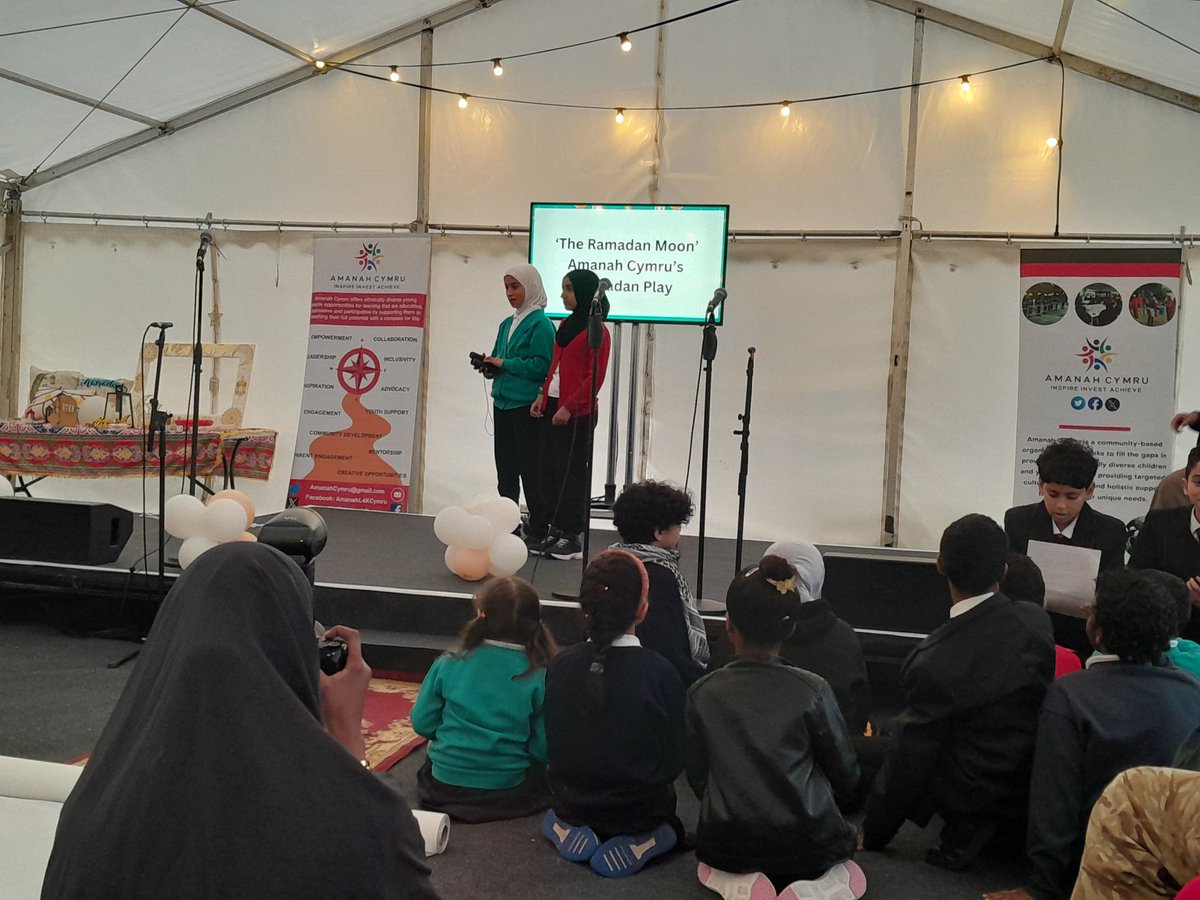 Merryse235's tweet photo. Wet evening but warm one with the community coming together for an Iftar at Cardiff Castle organised by @AmanahCymru.

Loved Ramadan Moon - a play by local children. 

Huw as council leader spoke in Welsh &amp; English of the castle- a building built for war but now welcoming all in https://t.co/6pCvF8QOWt