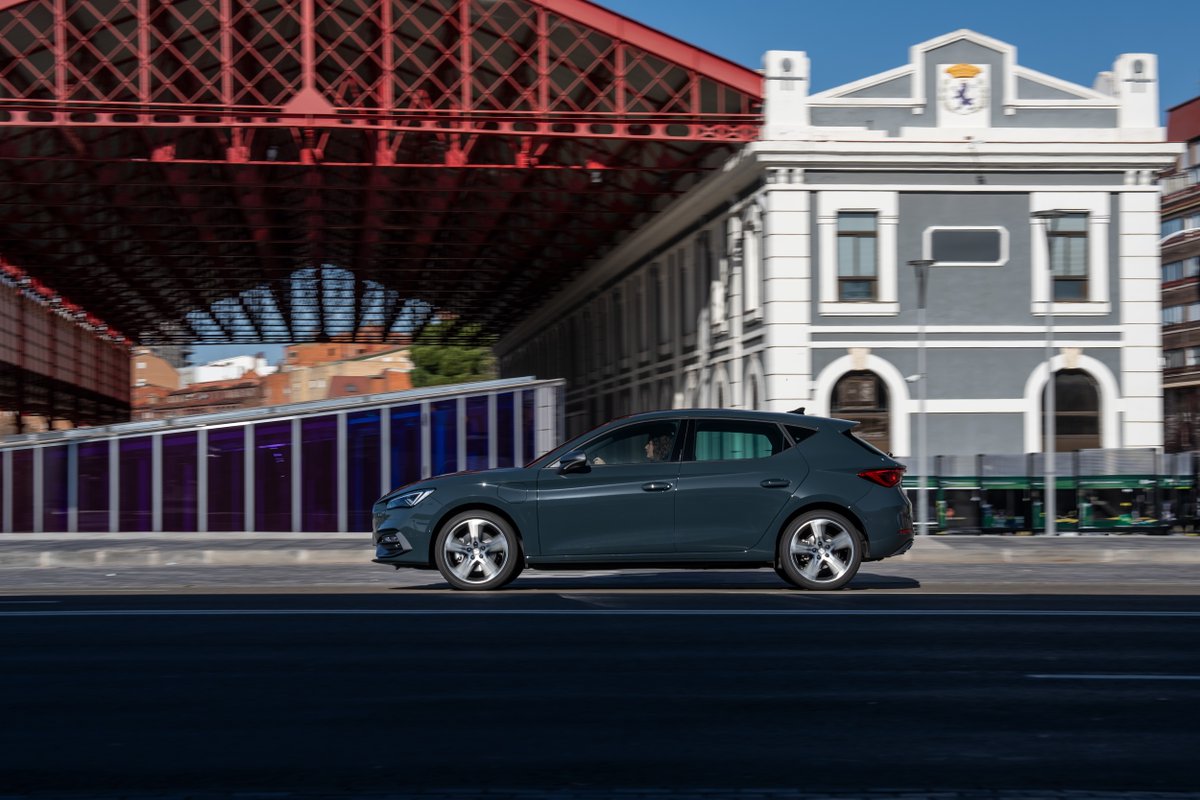 Descubre un nuevo mundo con el SEAT León e-HYBRID 💎🌏

🔗 f.mtr.cool/tzrseklqad

📍 Espinardo (Murcia) 📱 968 307 700
📍 Cartagena 📱 968 330 100
📍 San Javier 📱 968 330 312 
📍 Lorca 📱 968 407 111