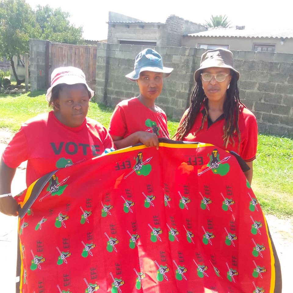 EFF_FreeState's tweet photo. ♦️IN PICTURES♦️

#EFFRedFriday membership recruitment in ward4 Maluti A Phofung.

#YearOfThePicketLines https://t.co/SYtmtvrveu