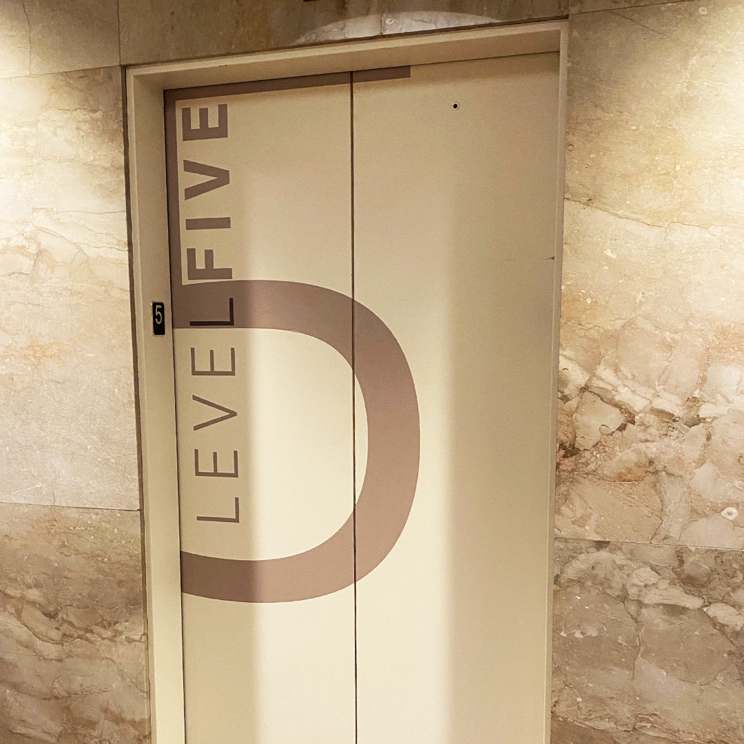 FMGDesignInc's tweet photo. FMG completed a project for Ziegler Cooper a client at their 712 Main Street offices in Houston, featuring wall graphics and artwork to add visual interest and historical references, incorporating Houston imagery and historical references.
#fmgdesigninc #segd #experientialgraphic https://t.co/atbZXPN1wl