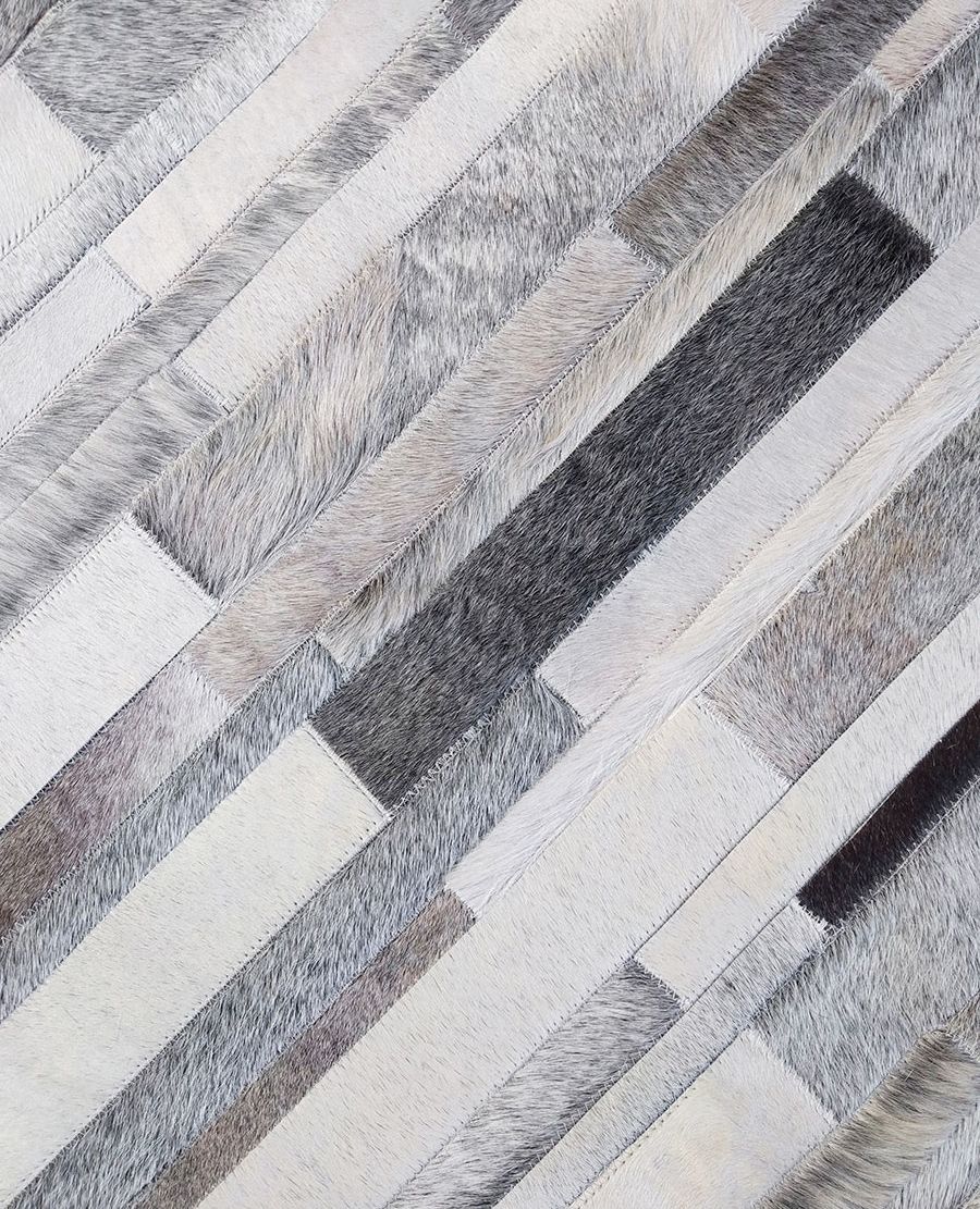 Shine_Rugs's tweet image. 🏡 Soft textures, modern elegance.
This handcrafted striped cowhide rug is the perfect blend of contemporary style and natural beauty. Every piece is made to order, just for you!

#ShineLoves #NeutralDecor #HandmadeRug #SustainableLuxury #CowhideMagic #TaupeIsTheNewBlack