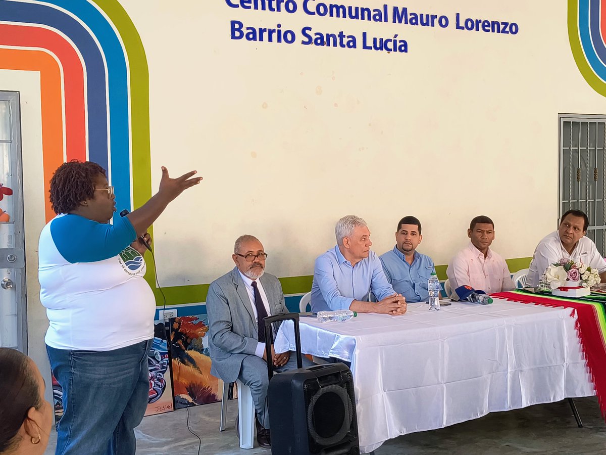 cidelrd's tweet photo. Los diputados José David Báez, Mateo Espaillat, Mayobanex Martínez y Braulio Espinal realizaron hoy un descenso, junto a comunitarios, para conocer de cerca el estado de contaminación de la cañada del barrio Santa Lucia en el Distrito Municipal Santiago Oeste (1/4) https://t.co/TIcME1EaXO