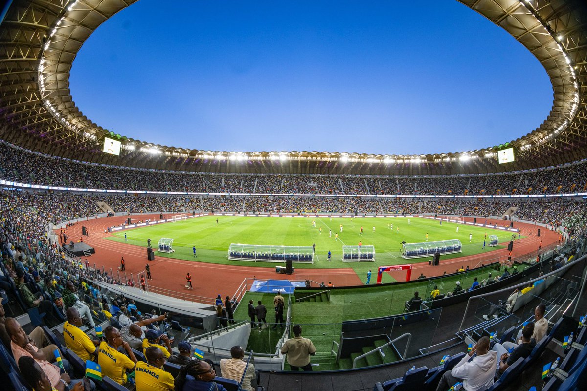 UrugwiroVillage's tweet image. This evening at Amahoro Stadium, President Kagame and First Lady Jeannette Kagame attended the 2026 FIFA World Cup qualifier game between Rwanda’s Amavubi and Nigeria’s Super Eagles.