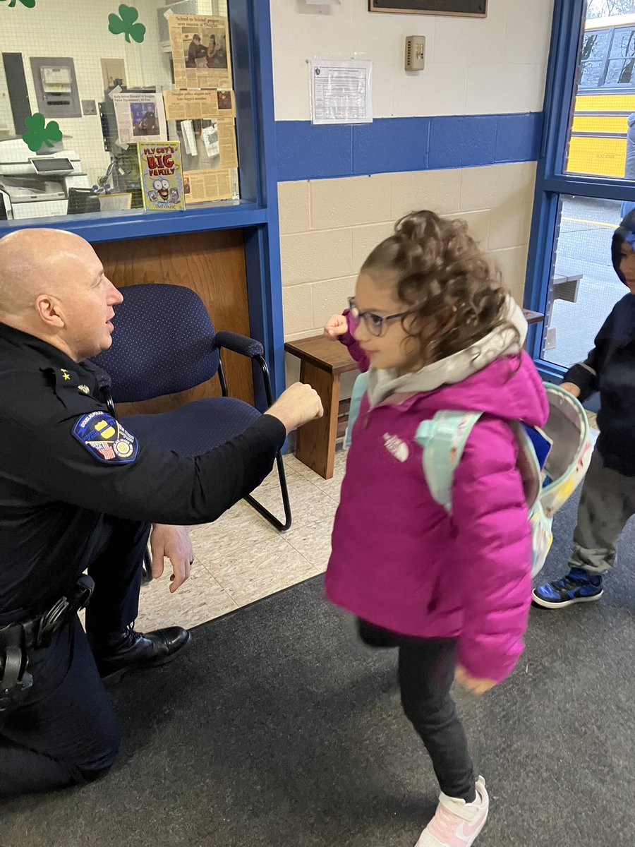 SochaCindy's tweet photo. Fist bump Friday with our favorite Police and Finn!!@Douglasmapd @DouglasSuper1 https://t.co/e80BolHwTh