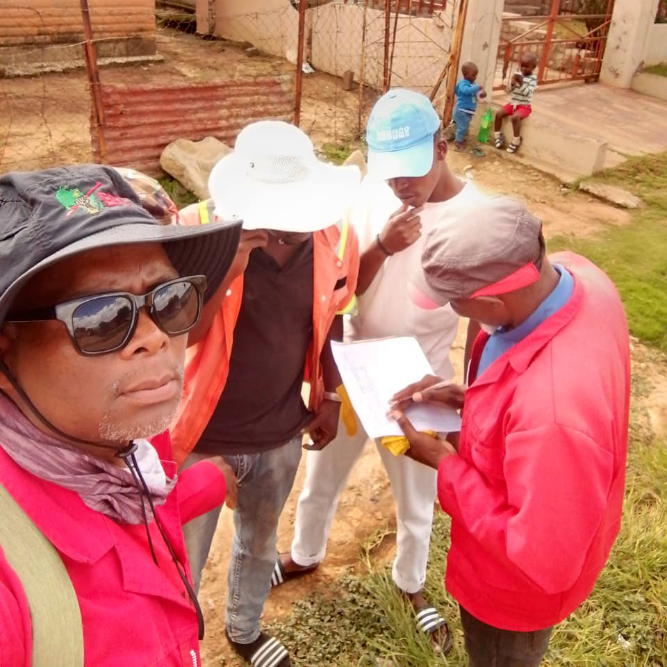 EFF_FreeState's tweet photo. ♦️IN PICTURES♦️

#EFFRedFriday membership recruitment in Phumelela.

#YearOfThePicketLines https://t.co/QCs6xVVZFD