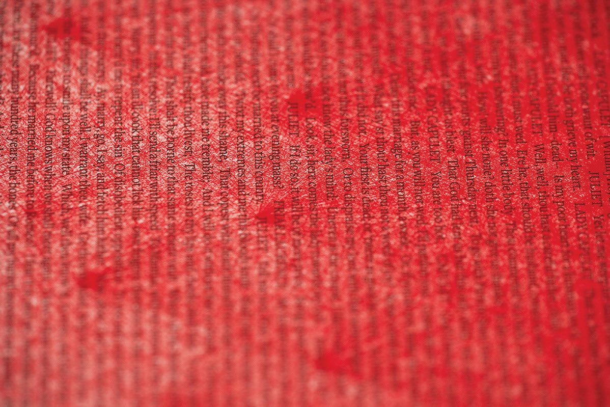 Every “Romeo” and “Juliet” in the entirety of Shakespeare’s play brought together with 55,440 red lines. Piece by Betroot Design.