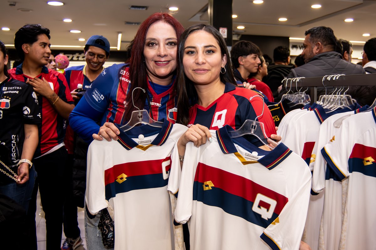 kaosportec's tweet photo. Compartimos momentos de la presentación de la indumentaria oficial de Sociedad Deportivo Quito 2025. 📷⚽️ https://t.co/q1eHKGKlqA