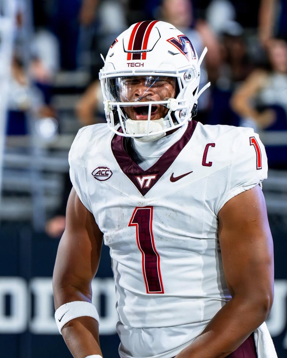#AGTG After a great visit and conversation with <a href="/jcprice59/">JC Price</a> I am blessed to say that I have EARNED a Division 1 Offer from <a href="/HokiesFB/">Virginia Tech Football</a> #GoHokies🦃 #Hokies <a href="/CoachPryVT/">Brent Pry</a>