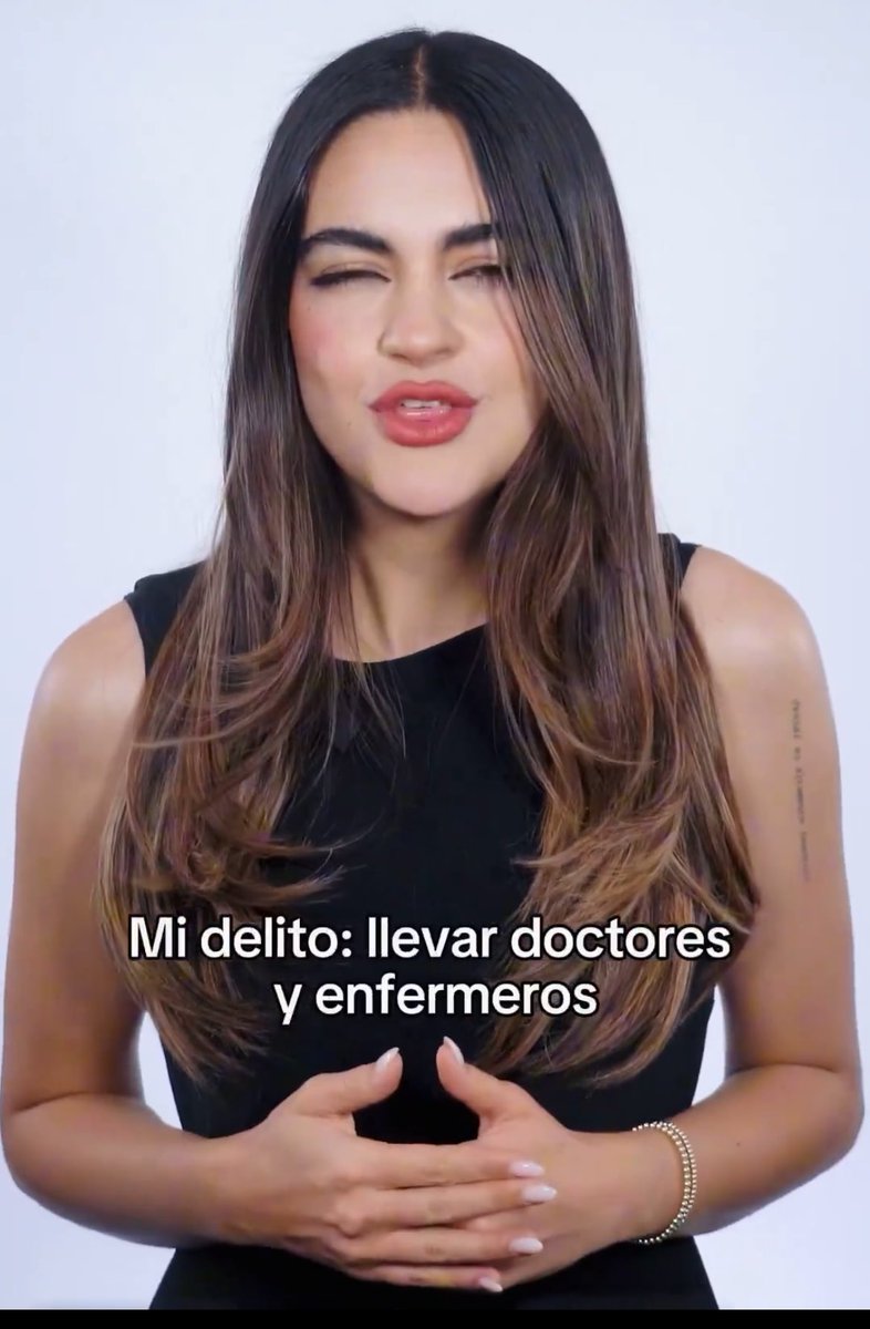 Nononono

Delito es llevar ambulancias brandeadas con tu nombre y tu cara, aprovechándote de la situación de la gente (en la que la tiene tu partido) para hacerte PROMOCIÓN.

Mira, no es delito.
Es cruel, naco y mezquinísimo.