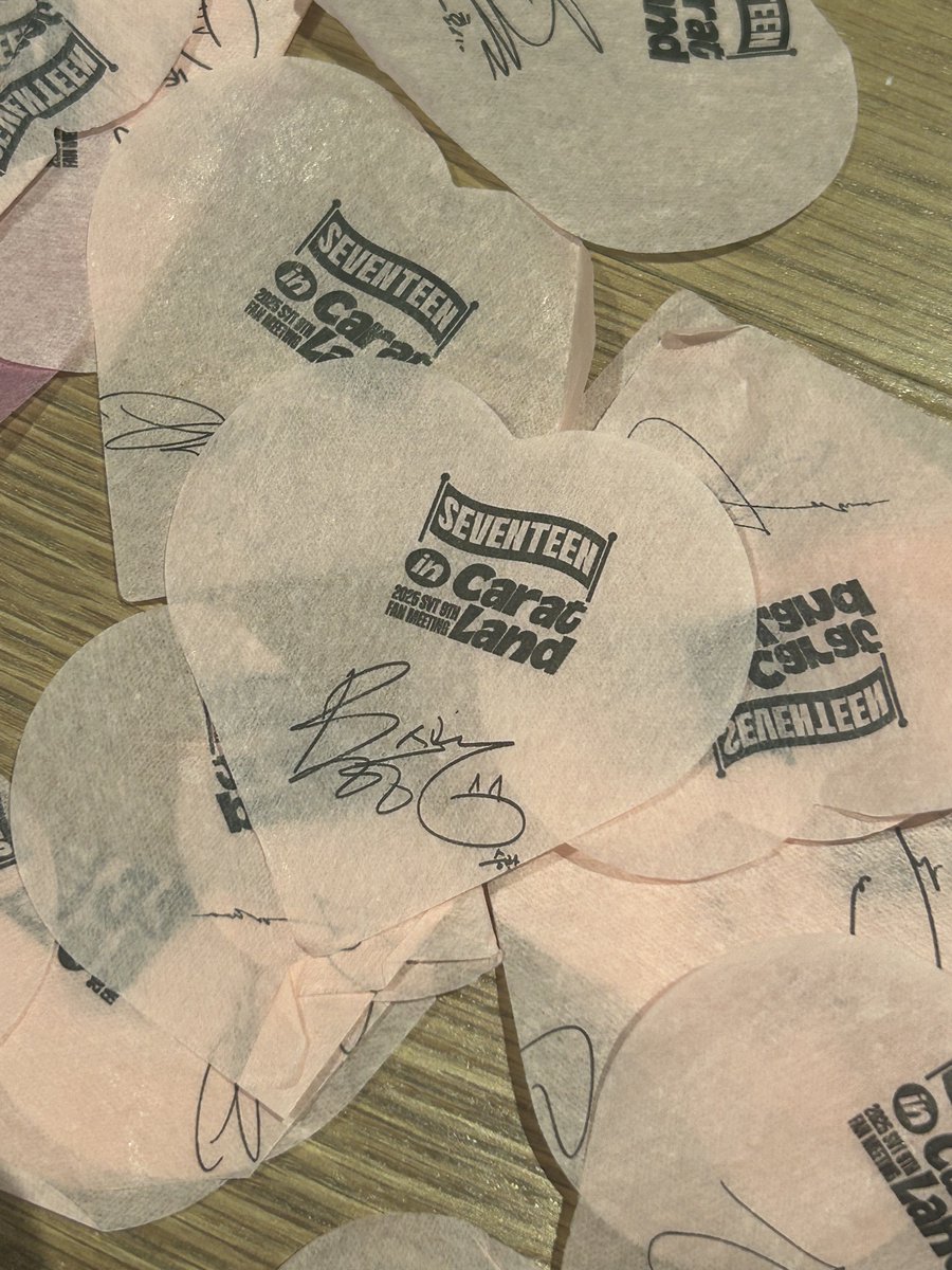 끝나고 주말이라는건 쫌 좋은것같기도하고