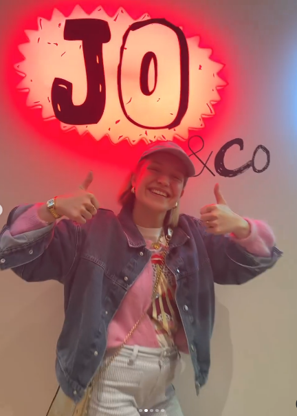 MAÏA T'ES NOTRE REINE !!!!! 💛💛💛