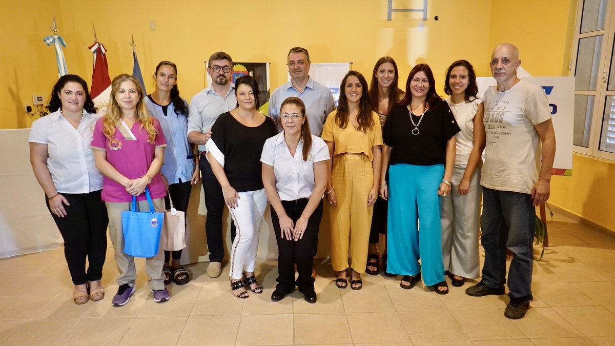 flormaiocco's tweet photo. Altos de Chipión tiene Centro Asistencial 🎉

👉Junto al intendente Carlos Fuyana, el legislador Gustavo Tévez y la directora de Jurisdicción Sanitaria Este, Elisa Carrizo, llevamos adelante el acto de Paso de Nivel 1 a Nivel 2 del Centro RAAC local. https://t.co/cn4NWLfFMQ