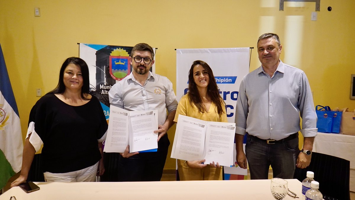 flormaiocco's tweet photo. Altos de Chipión tiene Centro Asistencial 🎉

👉Junto al intendente Carlos Fuyana, el legislador Gustavo Tévez y la directora de Jurisdicción Sanitaria Este, Elisa Carrizo, llevamos adelante el acto de Paso de Nivel 1 a Nivel 2 del Centro RAAC local. https://t.co/cn4NWLfFMQ