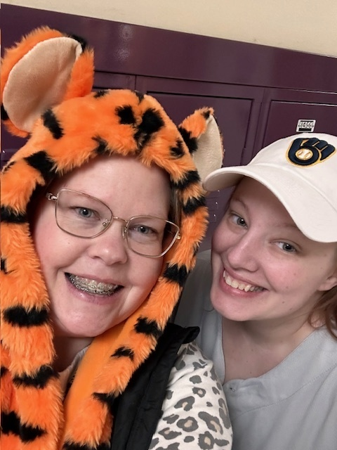 Sheb_FallsSD's tweet photo. The final pop-up spirit day for staff at SFHS. 

Have a Great Spring Break SFHS https://t.co/LgDVxMYwlR