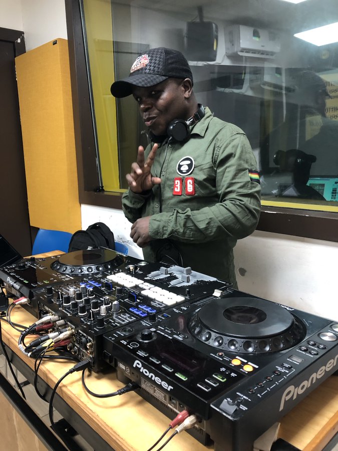 It’s time for #JAHMROCKDOBA with the one and only
<a href="/CharraDeejay/">Deejay Charra</a> ! Tune in for an exceptional blend of music and vibes. Join the excitement NOW !!