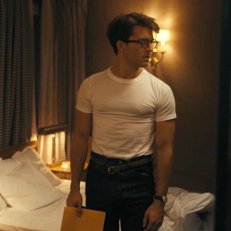 bratlaughlin's tweet photo. this random guy on tiktok looks exactly like tim laughlin aka jonathan bailey in fellow travelers if he aged a bit https://t.co/v7YquyVgOL