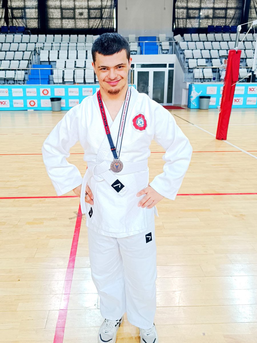 GSB_Yozgat's tweet photo. 📍Ankara

Judo Federasyonu katkılarıyla Türkiye Özel Sporcular Spor Federasyonu tarafından Ankara ilinde düzenlenen Down Sendromlular Judo Türkiye Şampiyonasında 60 kg kategorisinde yarışan ilimiz Yozgat Ata Gençlik Spor Kulübü lisanslı Halil İbrahim Ilkım Türkiye 3. Sü olmuştur. 

Sporcumuzu tebrik eder, başarılarının devamını dileriz.