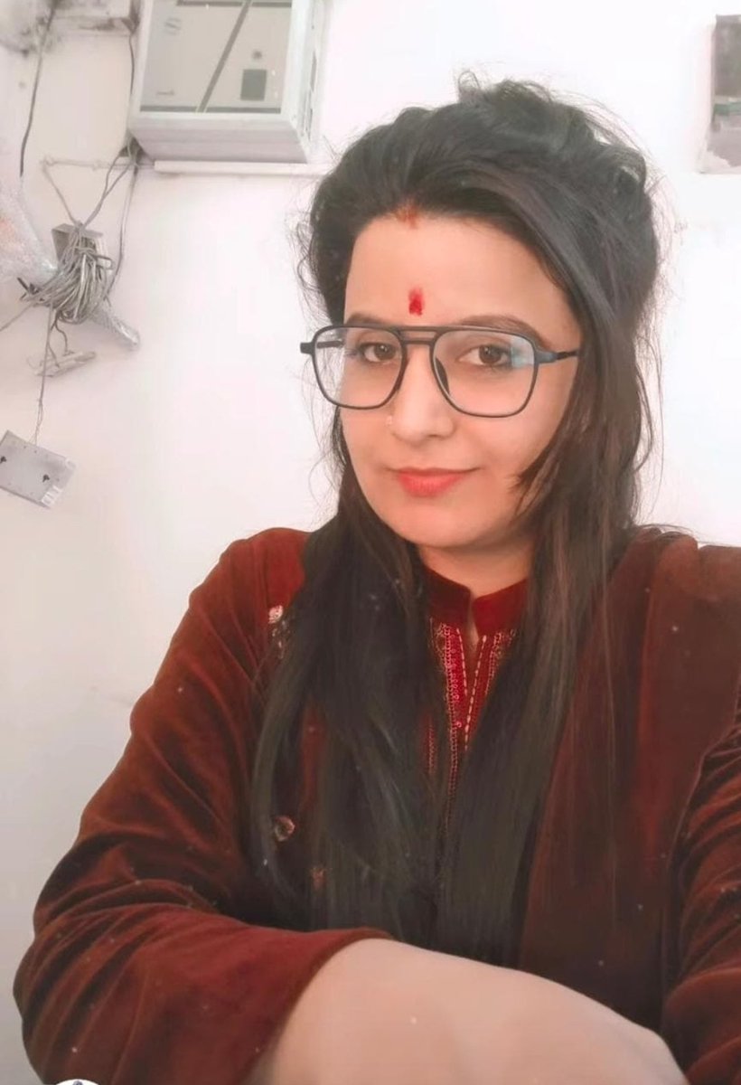 "मुझे अपनी हिम्मत पर नाज़ है, क्योंकि मैंने मुश्किलों में भी मुस्कुराना सीखा है।"
Good night dosto