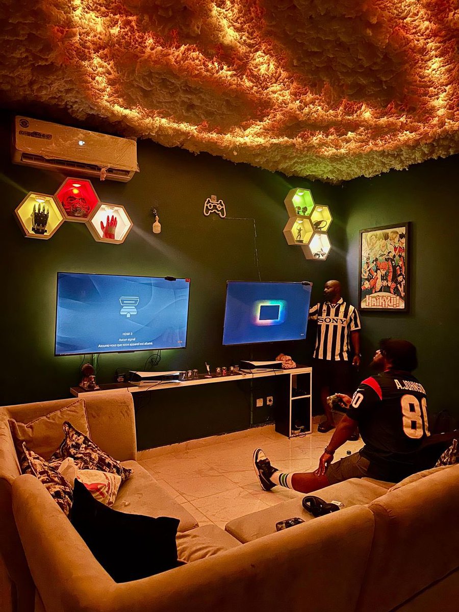 GamemPlanete's tweet photo. Le VIP est toujours dispo pour vous
7j/7 de 9h à 20h 
#abidjan #foryou #cotedivoire #Africa #Afrique #gamer #Streaming #VIP_FRIENDS https://t.co/lrKh3R7xr5