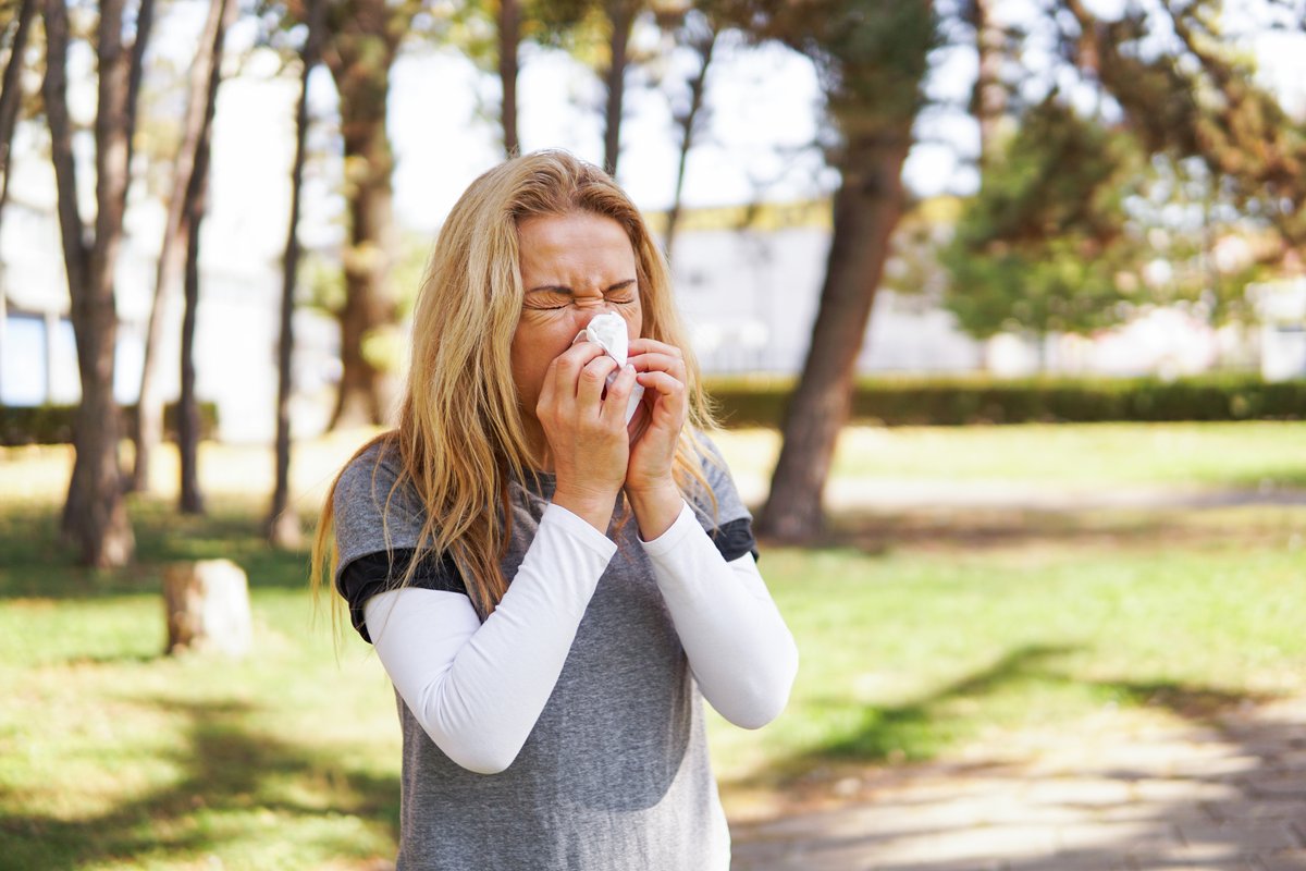 Fraserhealth's tweet photo. Seasonal allergies getting to you? 🌿 Keep windows closed, stay hydrated and watch pollen counts to be prepared.
Learn more about managing allergies this spring with our Spring Health Guide: https://t.co/D8GbNwvcRx
#AllergySeason #SpringHealth #HealthyLiving https://t.co/ZD694rvpql