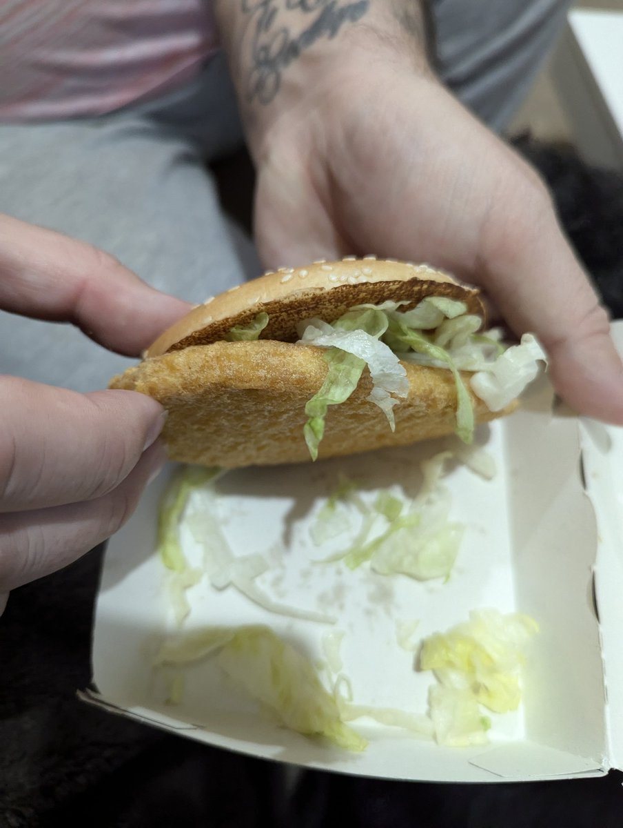 Mushbird25's tweet photo. @McDonaldsUK Not too many ingredients to create a McChicken Sandwich but you've forgotten the bottom bun! #halfajob https://t.co/CEIyw14wVN