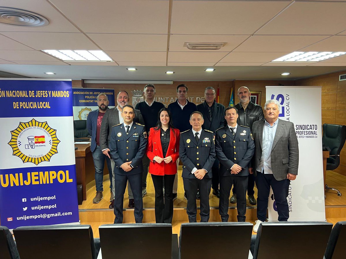 AJMPLCVUNIJEMPOL® tweet media