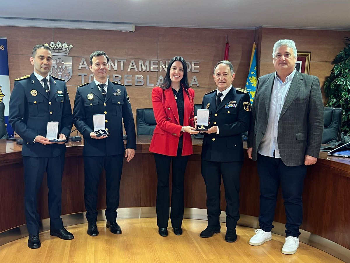 AJMPLCVUNIJEMPOL® tweet media