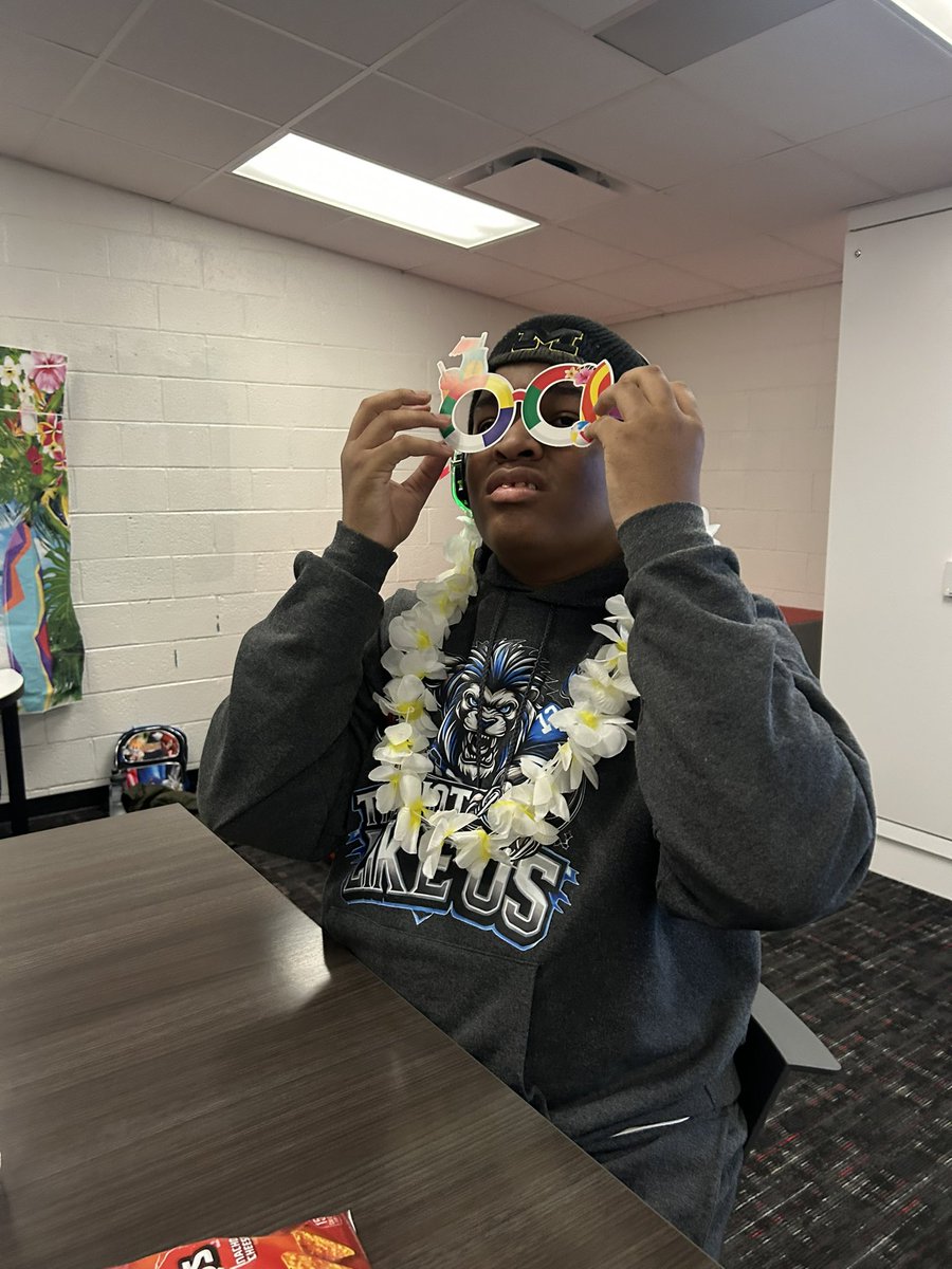 AdrianneHosking's tweet photo. Such a fun inclusion week at CHS! Also, the snack shake opens 4/2! Between 2nd and 3rd hour and 5th and 6th hour! https://t.co/7NBQwkWN3g