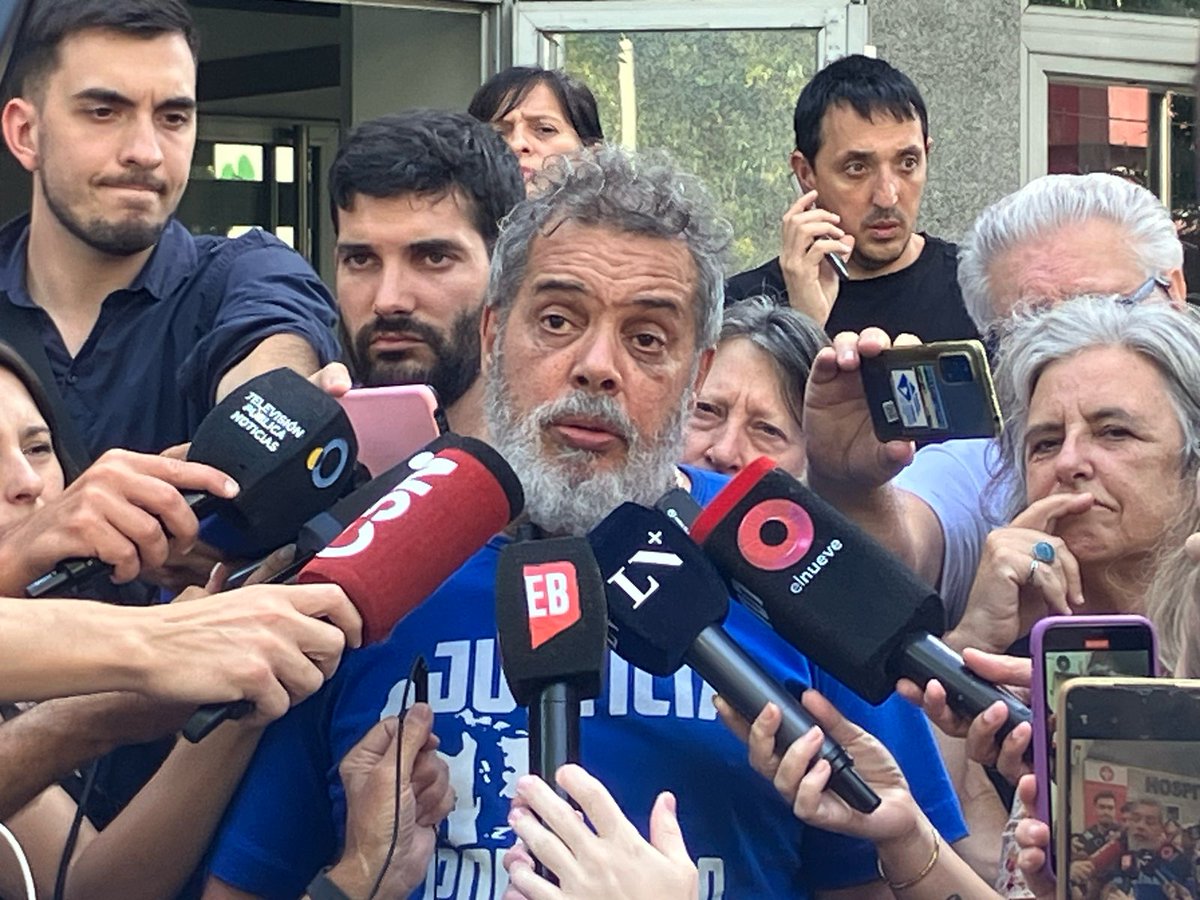 CELS_Argentina's tweet photo. Pablo Grillo: su familia se presentó como querellante en la causa con la representación de los equipos jurídicos de la Liga Argentina por los Derechos Humanos y del CELS.

⬇️
https://t.co/4oKvF0fjtA https://t.co/KdpNmFzvuA
