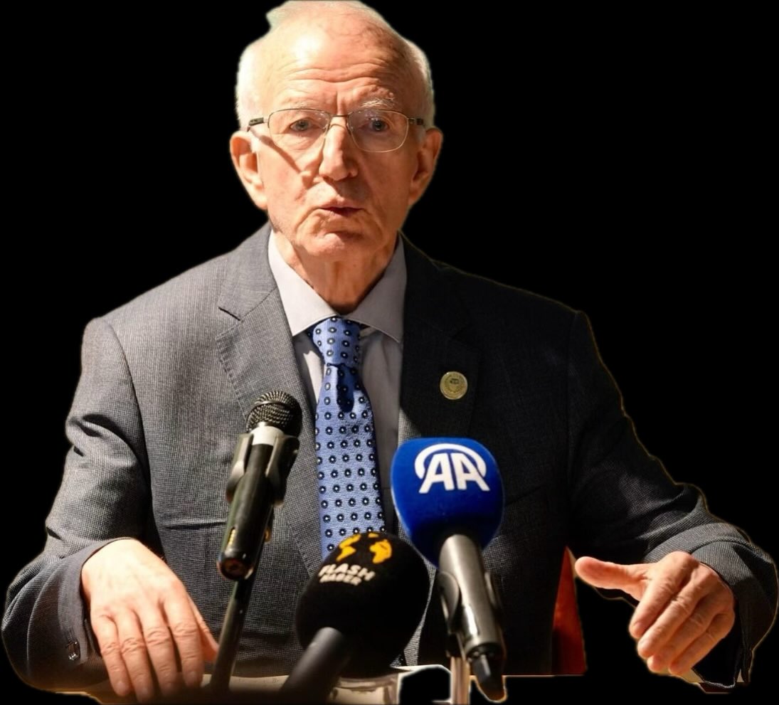 İstanbul Barosu Yönetiminin bugün bir mahkeme kararıyla apar topar görevden alınması hukuka aykırıdır ve 19 Mart darbesinin bir devamı niteliğindedir.