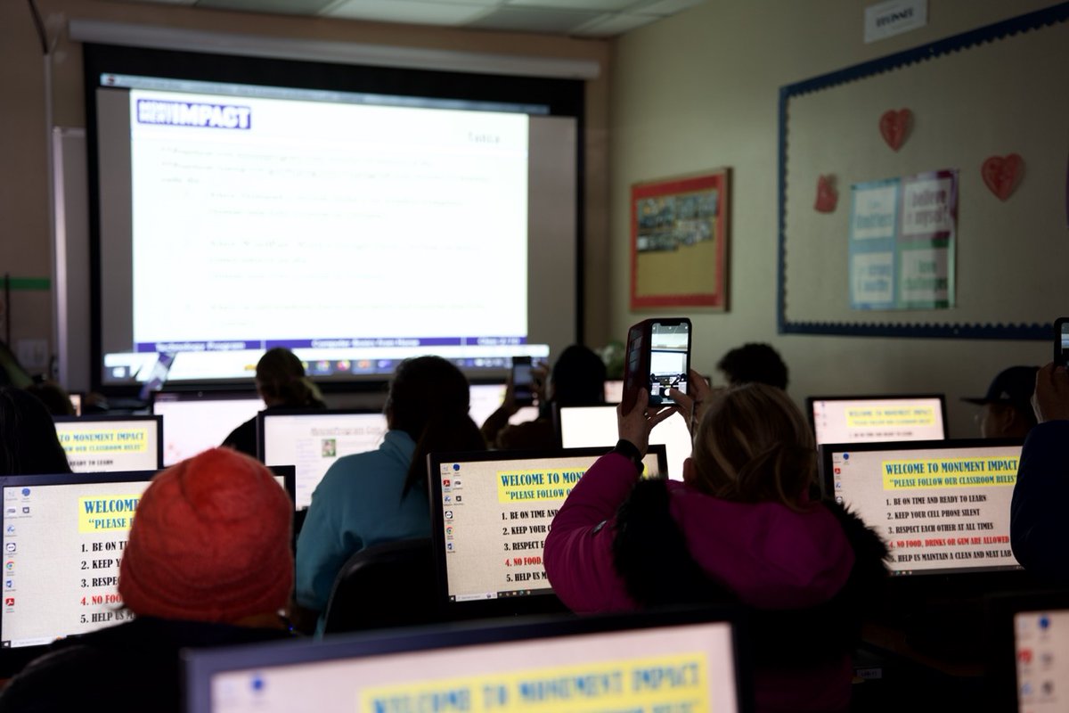 “Necesito aprender la computación. Al menos lo básico, para no quedarme sin aprender.” Rigo’s words capture something many of us feel—fear of falling behind. But with the right guidance and support, no one should be left out. bit.ly/4bNZeQi