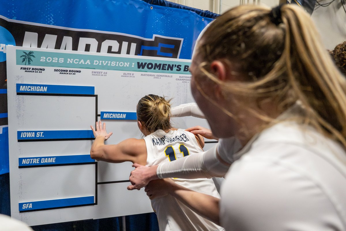 umichwbball's tweet photo. A little housekeeping

#GoBlue https://t.co/qJfsxw7sHh