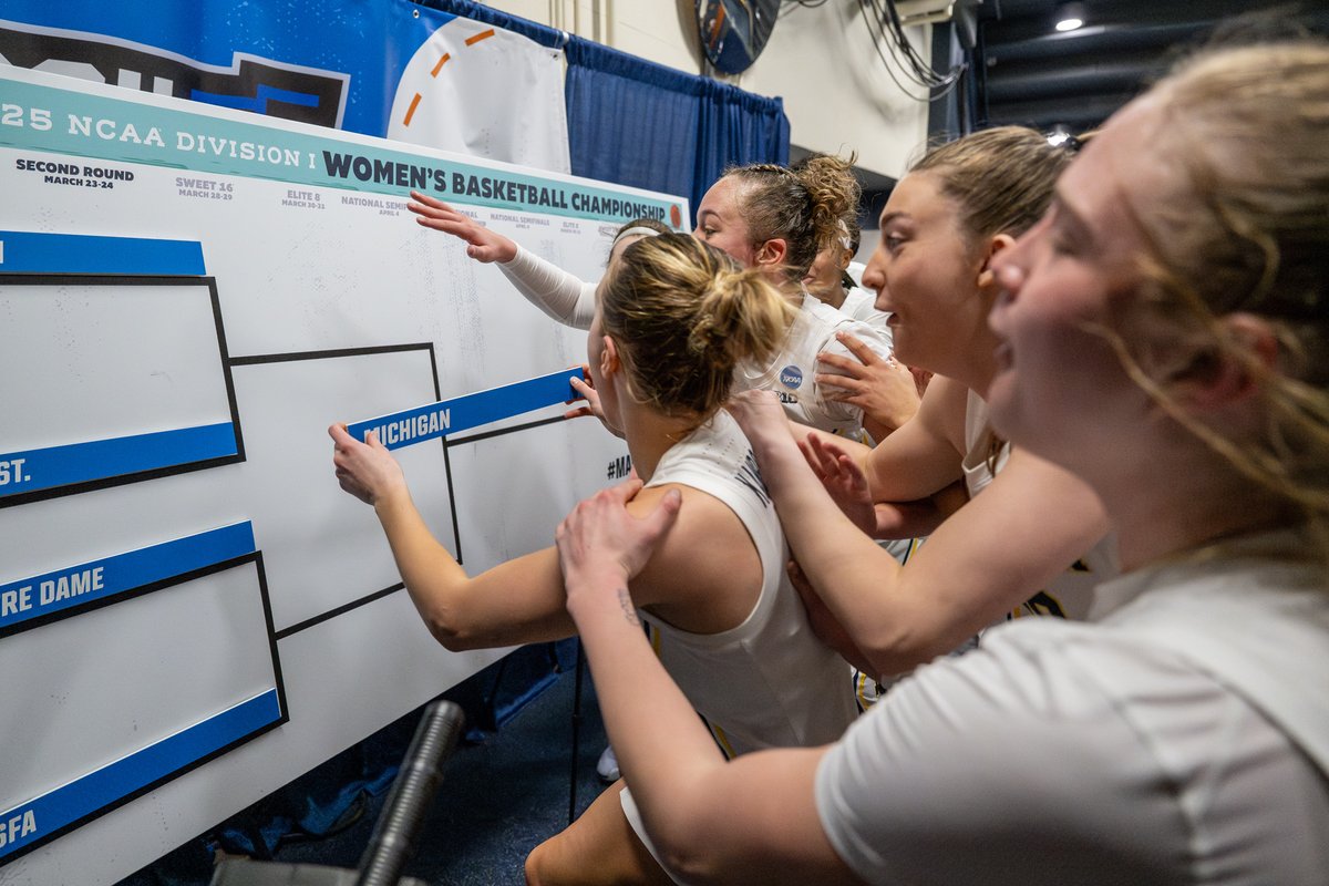 umichwbball's tweet photo. A little housekeeping

#GoBlue https://t.co/qJfsxw7sHh