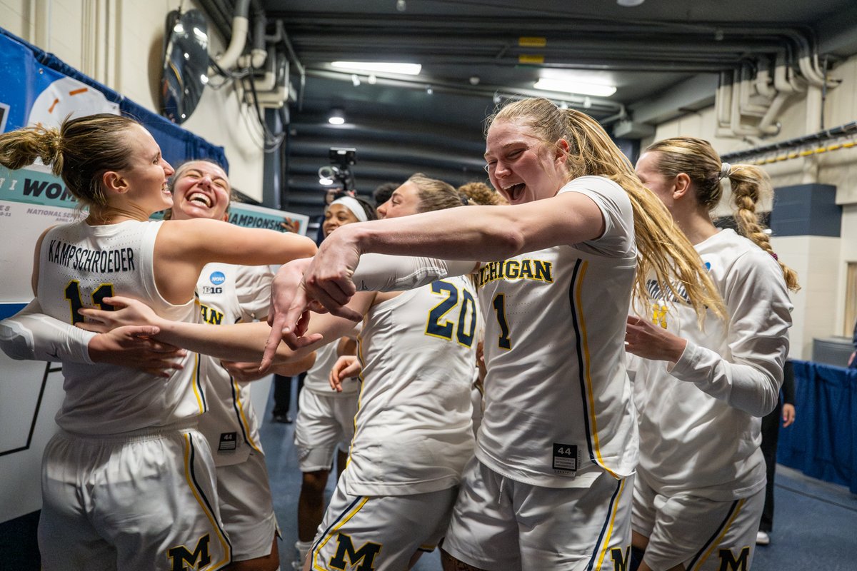 umichwbball's tweet photo. A little housekeeping

#GoBlue https://t.co/qJfsxw7sHh