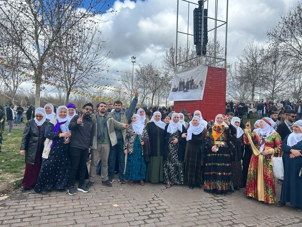 Newroz pirozbé em û dayikén aşitiyé ✌️☀️🔥 #NewrozaAzadiyêPîrozBe