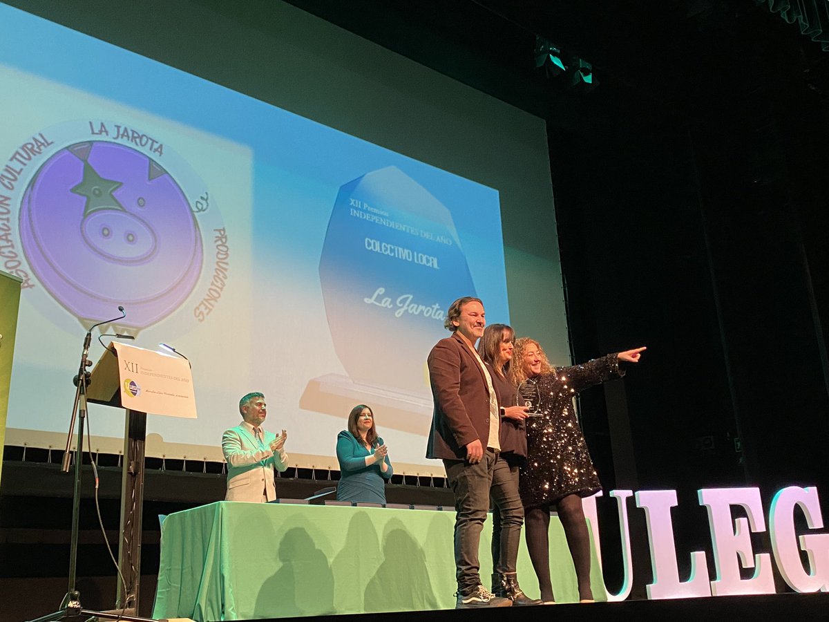 Ángela Gutiérrez y David César, de la Asociación Cultural La Jarota, premio Colectivo Local <a href="/UnionporLeganes/">ULEG</a> 

“La sonrisa y la paz definiría a todo el elenco de premiados” 

#Leganés