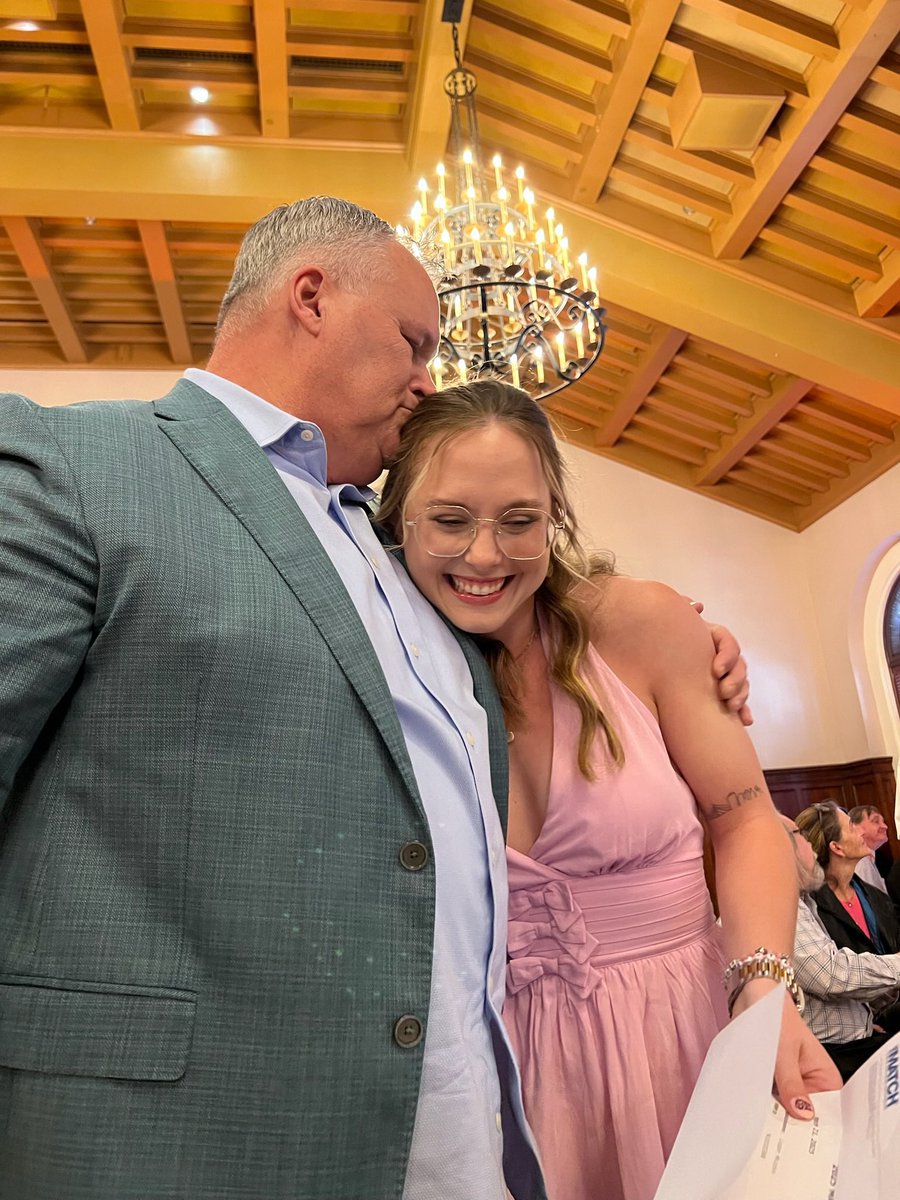 l_muzyka's tweet image. Matched into neurosurgery at my dream program!! Can’t wait to be part of the UW family #matchday2025 #match2025 #neurosurgery #matchday #MedTwitter @TheNRMP @UWNeurosurgery @DellMedSchool 🥰🧠💜