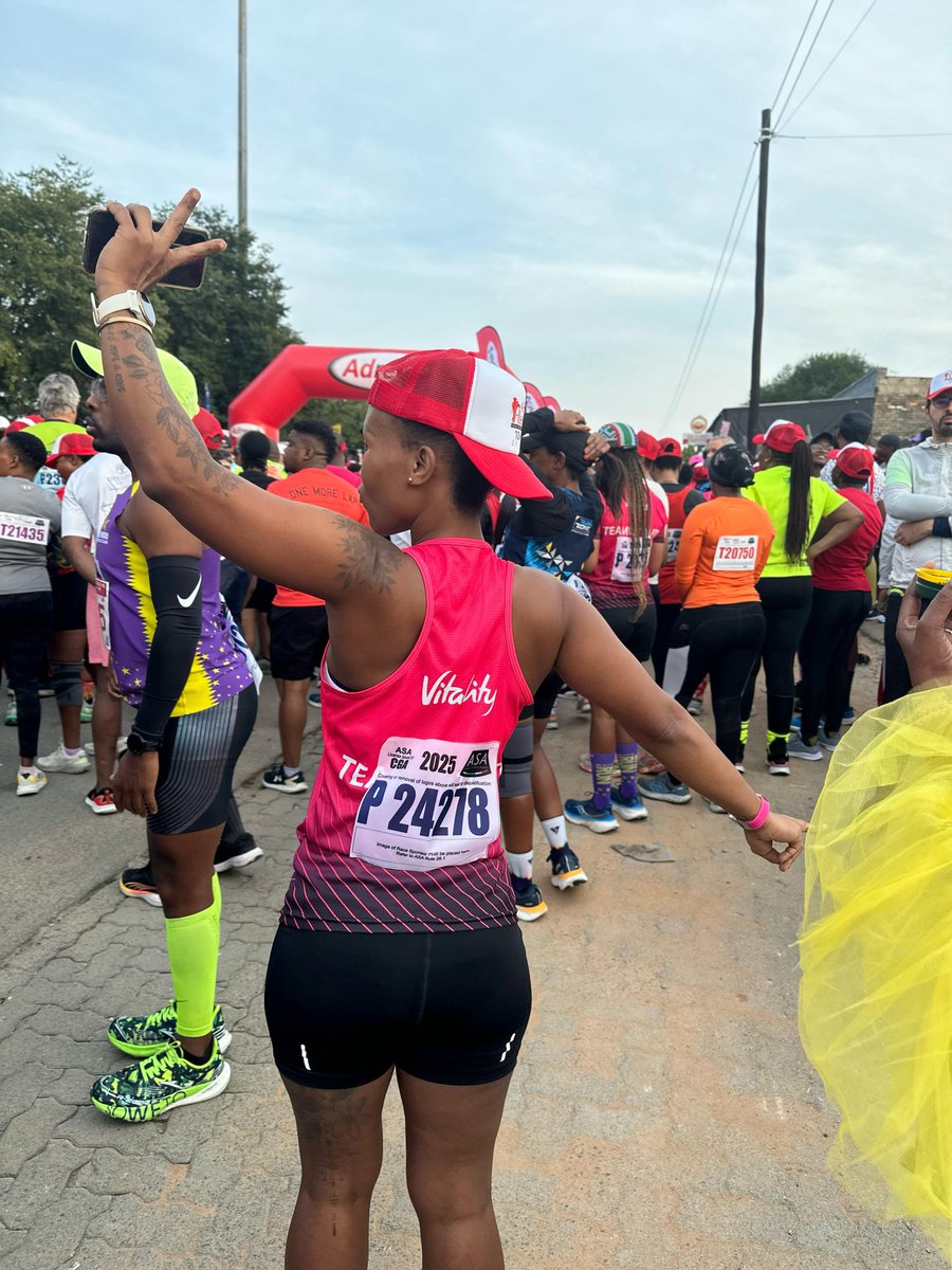 madansero's tweet photo. We conquered #Alex10k today. We shall come back again in 2026❤️
#Running4HealthAndVibes
#FetchYourBody2025 https://t.co/XJpYaxddBv