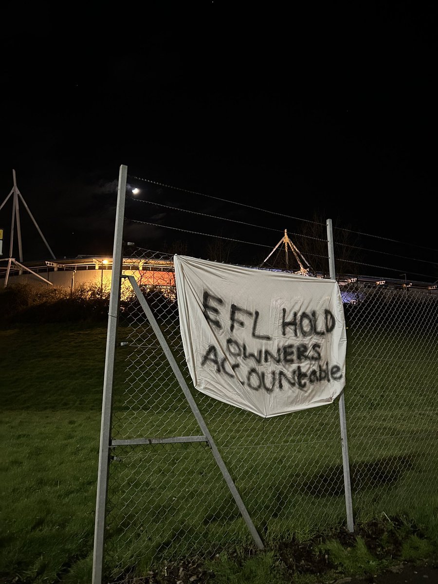 deanocx's tweet photo. The countdown is on…. Sell the fucking club #readingfc https://t.co/w0upWql2D2