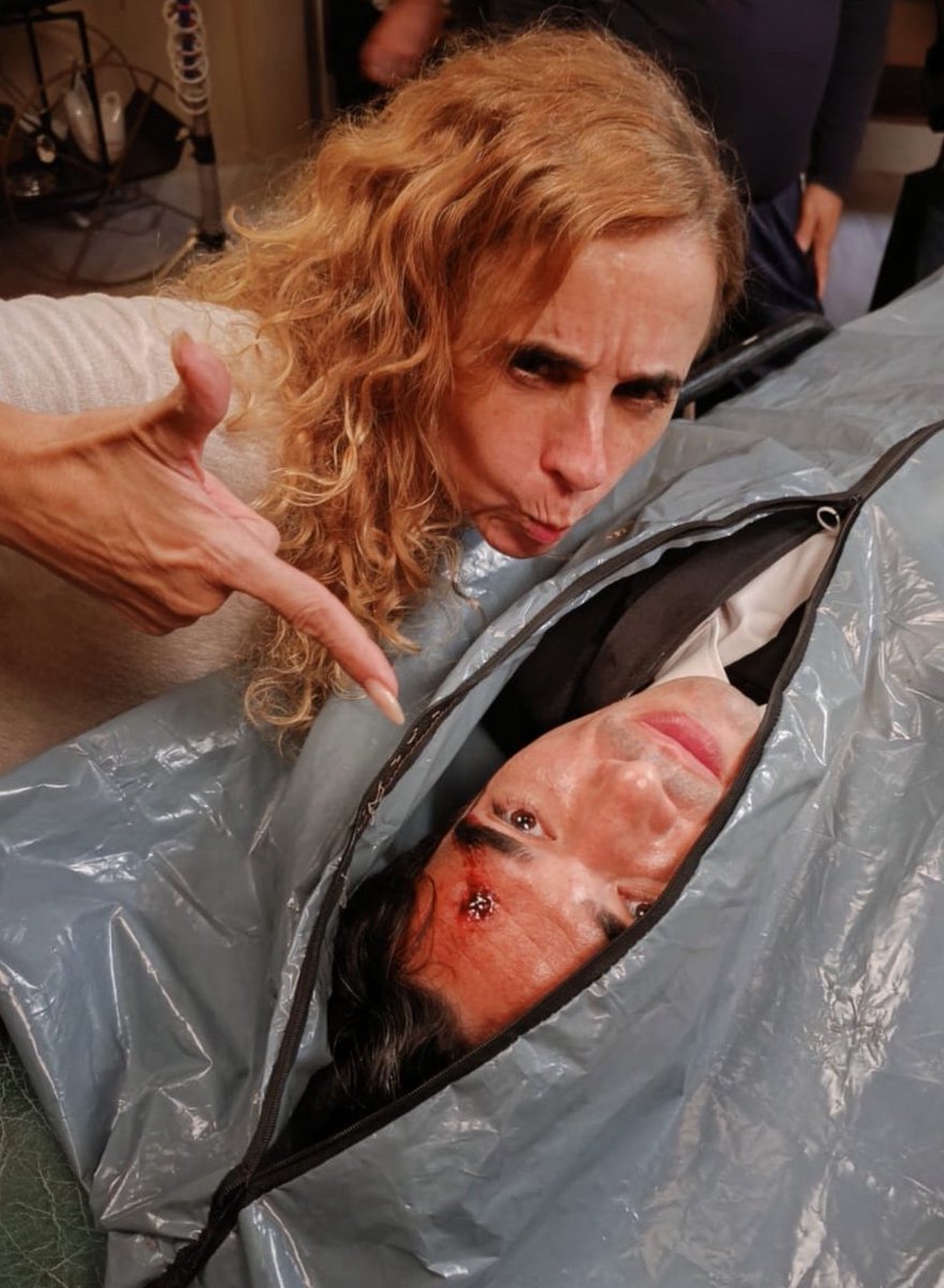 maria de medicis (@imedicis) on Twitter photo ALERTA SPOILER!!! Quem matou Benjamim Argento? Pois é. Fui eu. O mandante foi <a href="/montesraphael/">Raphael Montes</a> ALERTA SPOILER!!! Quem matou Benjamim Argento? Pois é. Fui eu. O mandante foi <a href="/montesraphael/">Raphael Montes</a>