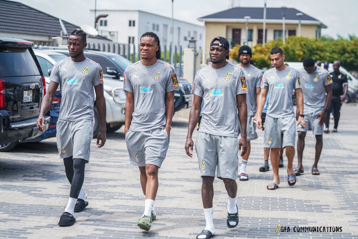 no1blogga's tweet photo. N⭕️.1 The Blackstars morning walk

#blackstarsofghana #ghanant #no1blogga📌 https://t.co/OsqMD6Ogy2