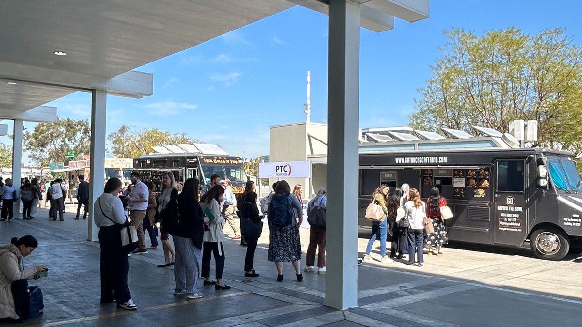 GENOMETRICS project manager, <a href="/stephaniegluca/">Stephanie Luca</a> shared our research on the patient-reported utility of genetic testing for prenatal care today <a href="/TheACMG/">ACMG</a> 2025 Meeting! Always an honour to present our research!  #PrenatalCare #PersonalUtility #ACMGMtg25
🔗 gimopen.org/article/S2949-…