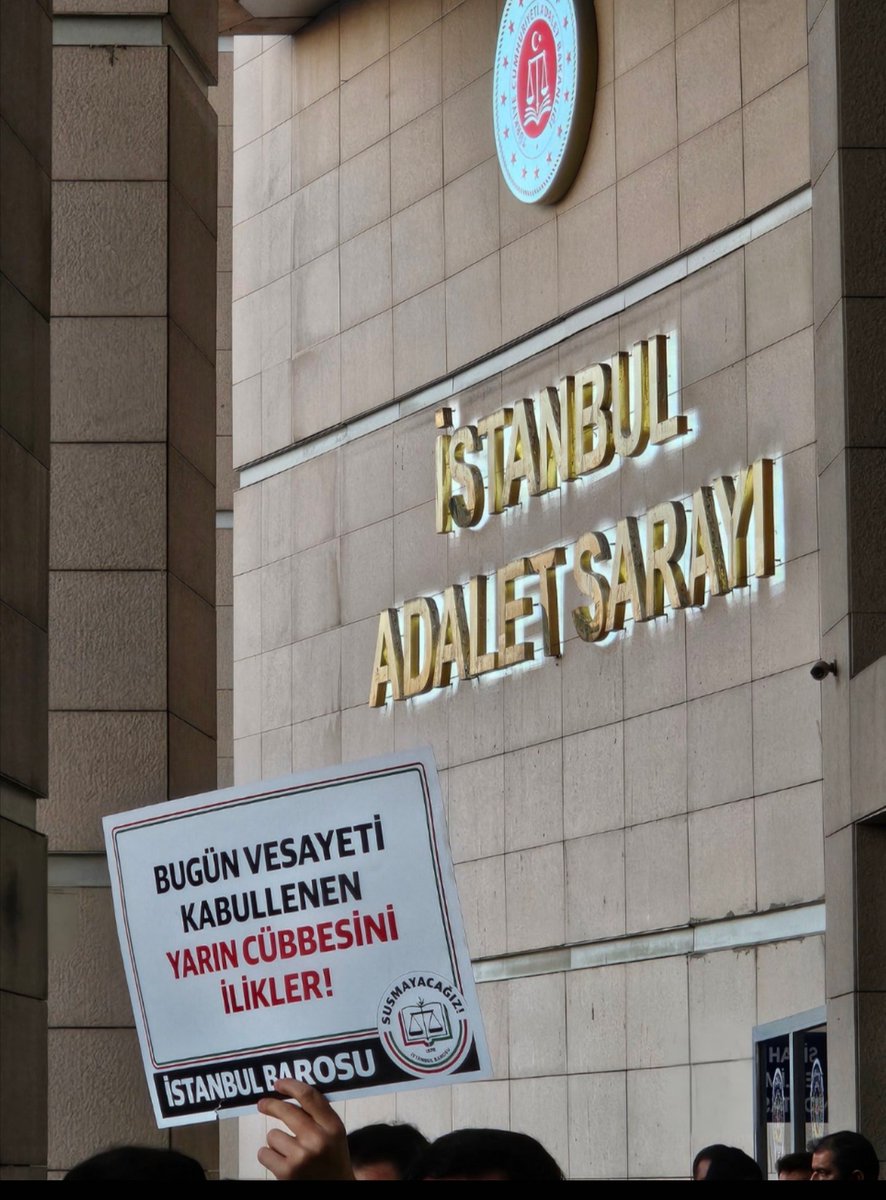 AvukatHG's tweet photo. "BUGÜN VESAYETİ KABULLENEN
YARIN CÜBBESİNİ İLİKLER."
©️AvukatHaklarıGrubu