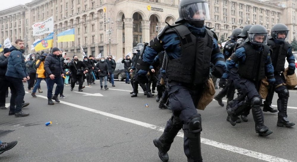 Законопроєкт № 10311 щодо розширення повноважень Нацгвардії - це історія про антидемократичні зміни для легалізації тортур проти власного народу і він немає нічого спільного з діяльністю нормальної європейської держави!

Тред про сам недозаконопроєкт: