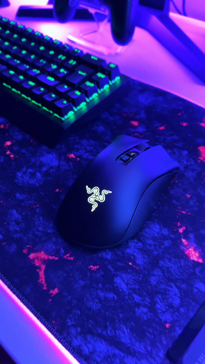lovesharebuy's tweet photo. Happy Friday Gaming 🎮 
#gamingsetup #pc #pcgaming #gamingpc #gamingpcbuild #pcbuild #setup #gaming #desksetup #gamers #tech #lsb https://t.co/Af55b2BbDl