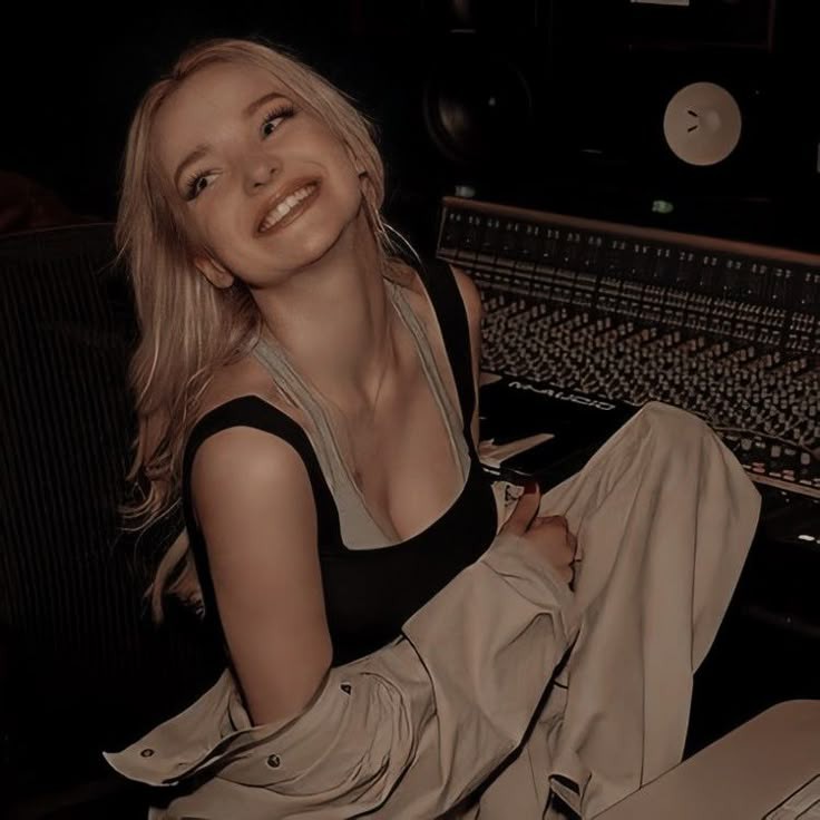 DAMIANO DAVID x (DOVE CAMERON)

< Any fandom