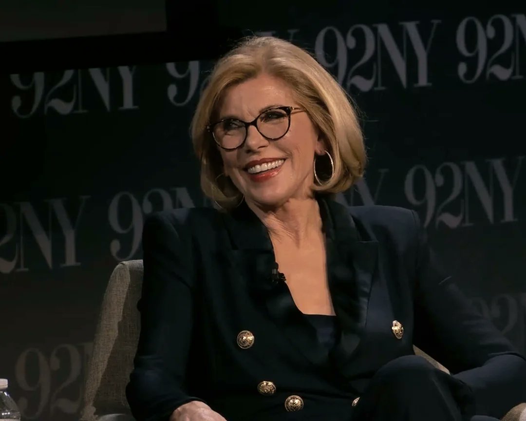 BaranskiSource's tweet photo. 💫 #NewPhotos (sadly not taken in person, thank goodness for streaming) of Christine, and her extraordinary expressivity, during her convo with #MaureenDowd at the #92ny on March 10.

(If you grab any pics, please give us credit. Thanks! 🫶🏼)

#christinebaranski #queenbaranski https://t.co/YwjkEUhvjq